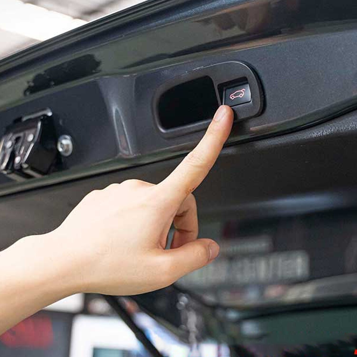 CỐP ĐIỆN CHO TERRITORY TREND, TITANIUM